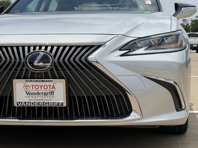 Used 2019 Lexus ES 300h w/ Accessory Package 2 FWD image 9