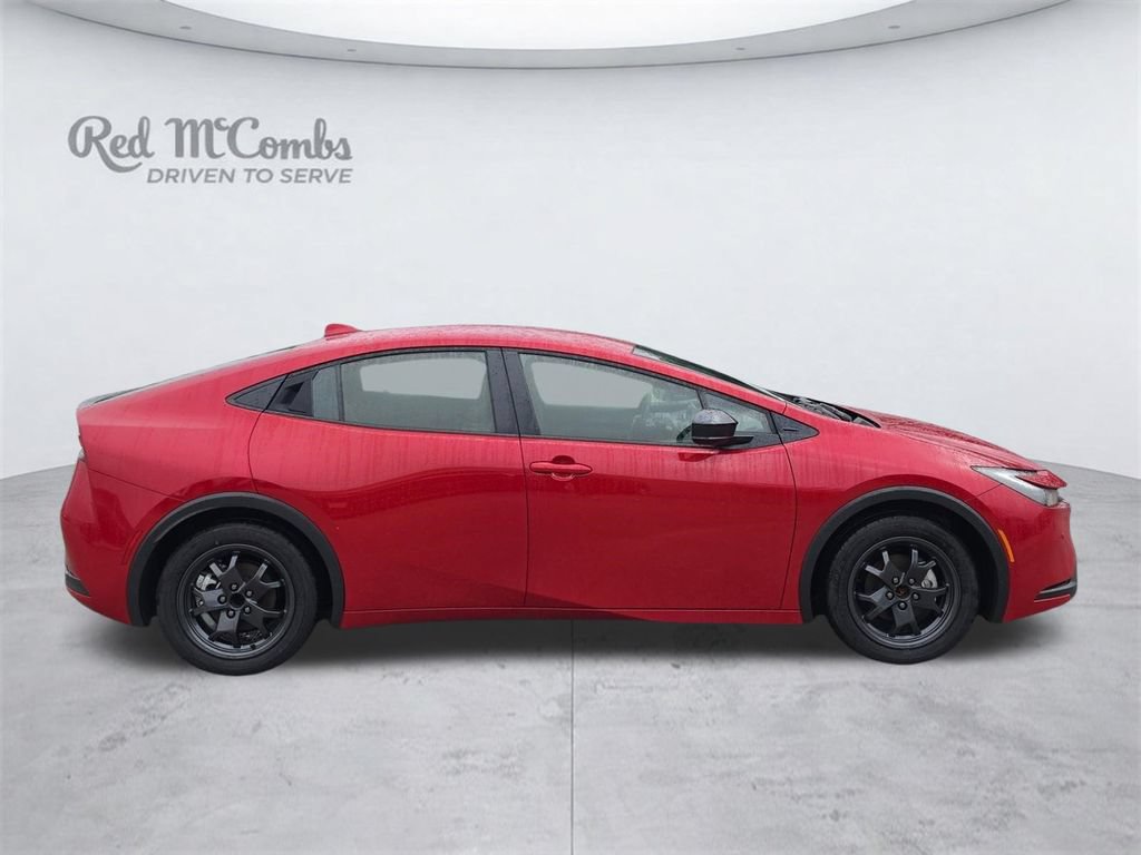 Used 2025 Toyota Prius LE FWD image 8