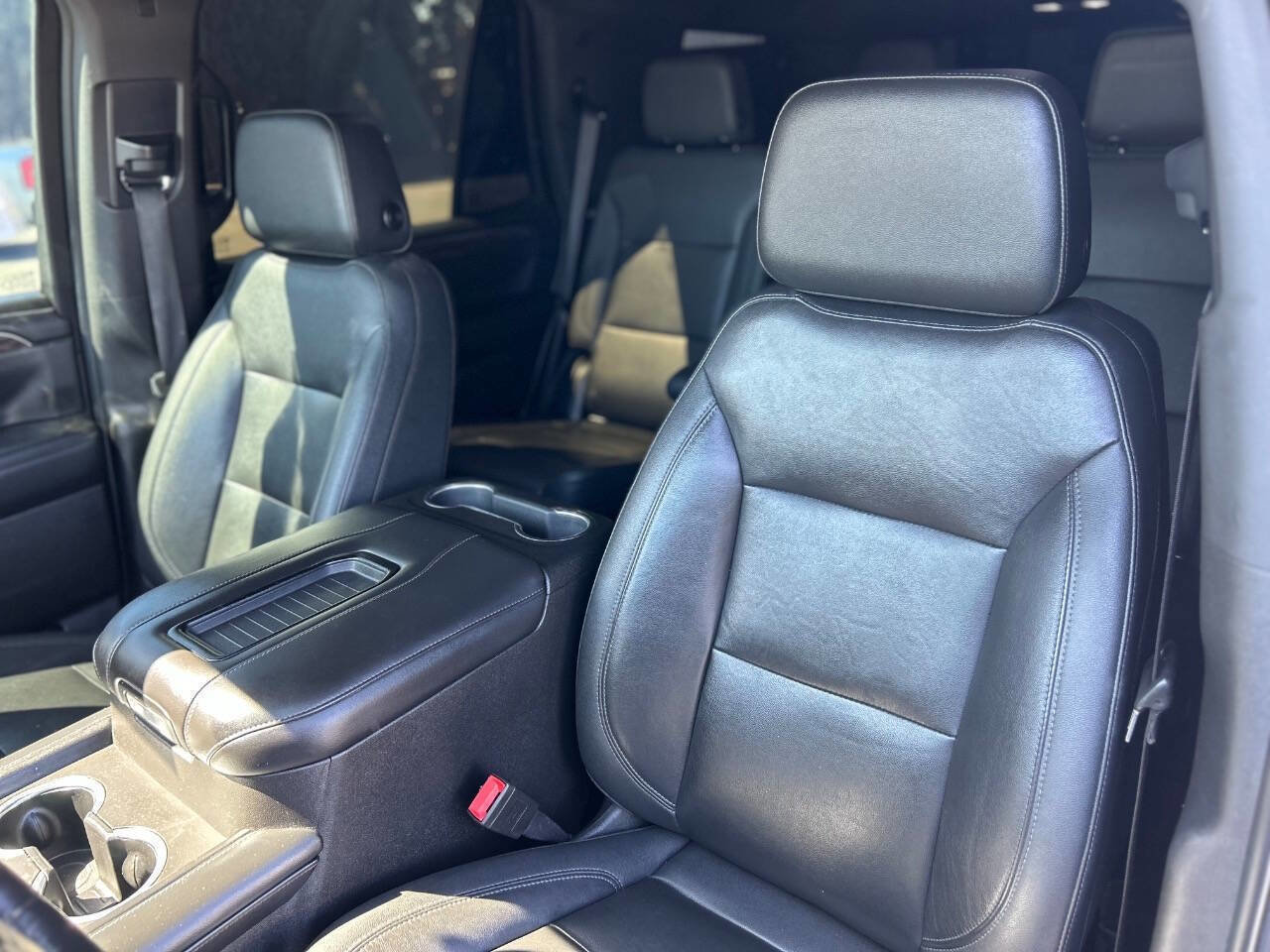 Used 2021 Chevrolet Tahoe LT w/ LT Signature Package image 17