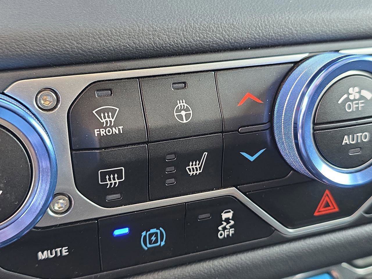 Used 2024 Jeep Wrangler Unlimited Sahara AWD/4WD image 25