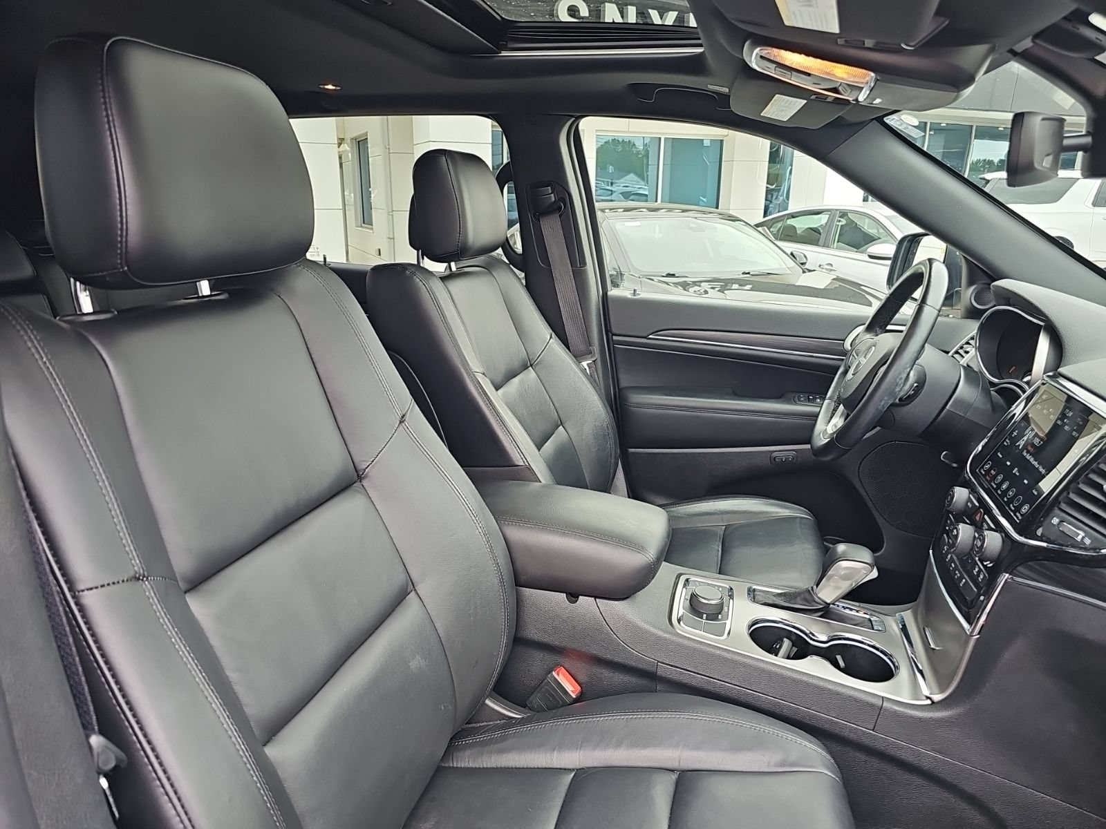 Used 2022 Jeep Grand Cherokee Limited AWD/4WD image 30