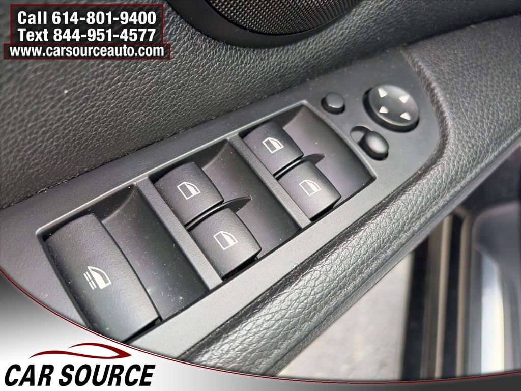 Used 2010 BMW 335i Convertible image 16