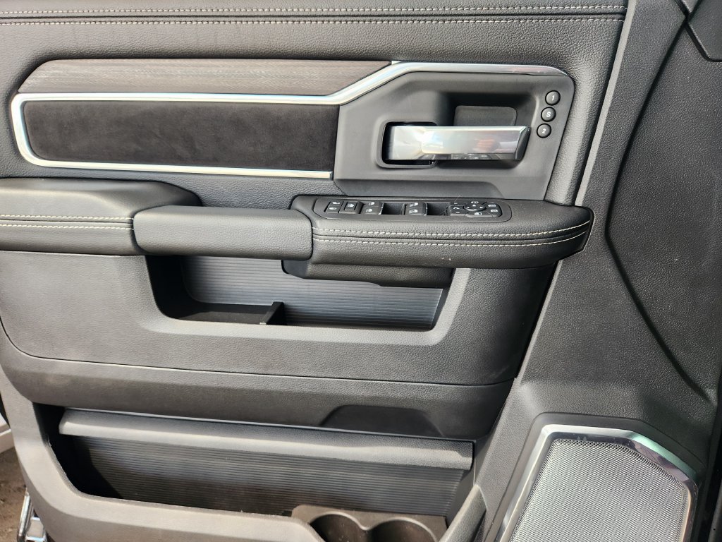 New 2027 RAM 2500 Laramie AWD/4WD image 17