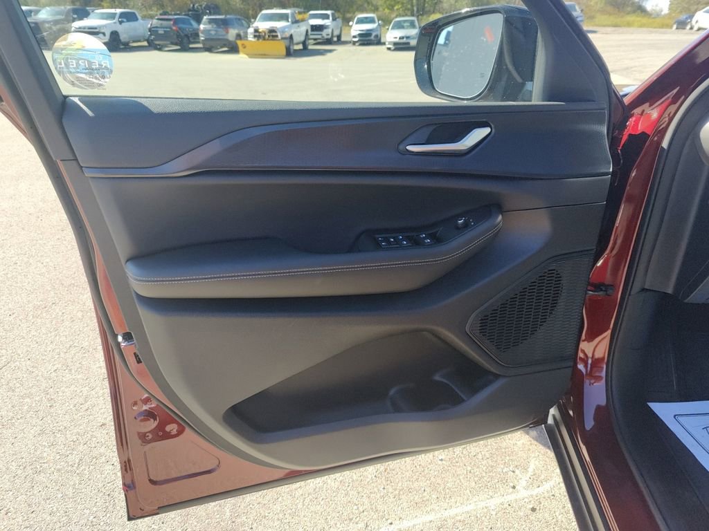 New 2025 Jeep Grand Cherokee 4WD image 18