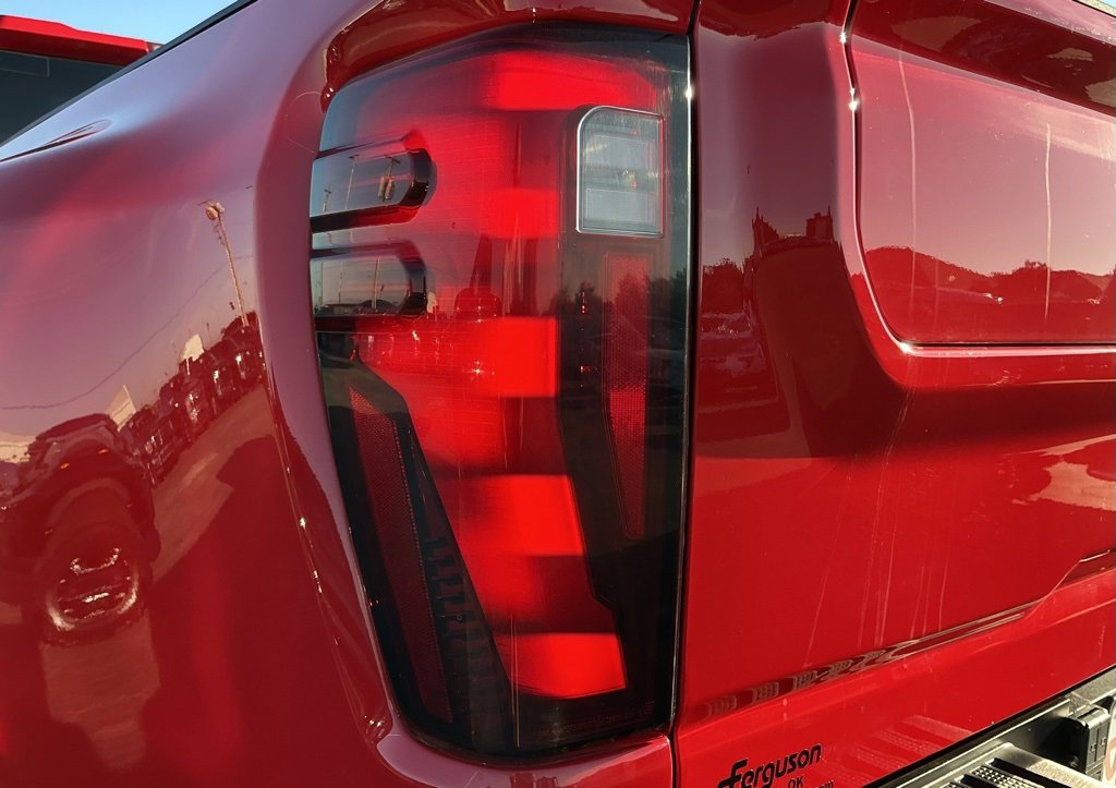 Used 2024 GMC Sierra 3500 SLT w/ SLT Convenience Package image 16