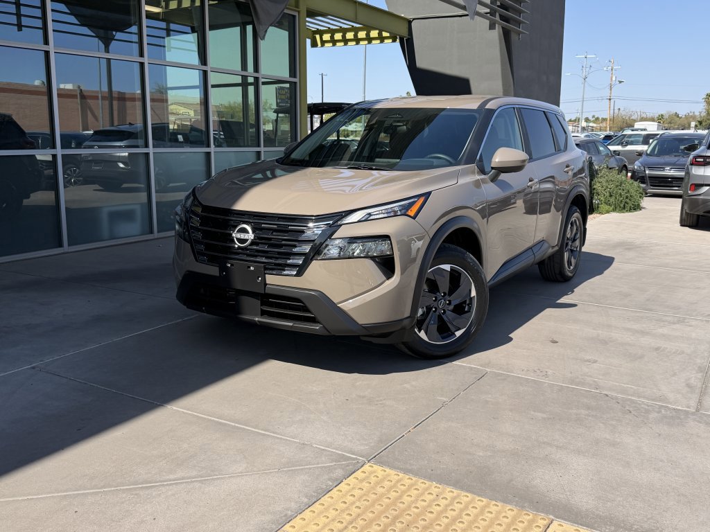 Used 2025 Nissan Rogue SV image 2