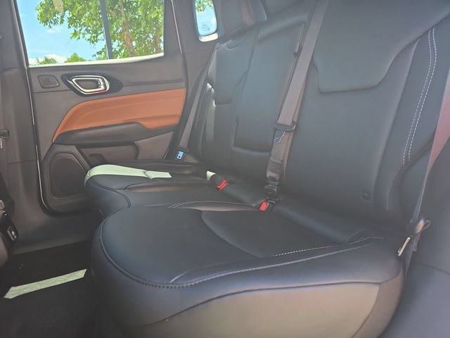 Used 2025 Jeep Compass Limited w/ Sun & Sound Group AWD/4WD image 14