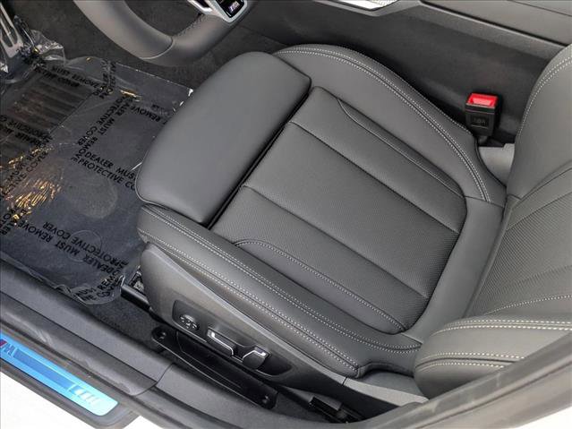 New 2026 BMW 330i Sedan w/ M Sport Package image 4