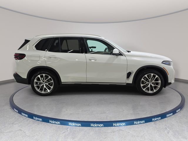 Certified 2024 BMW X5 xDrive40i w/ Premium Package AWD/4WD image 4
