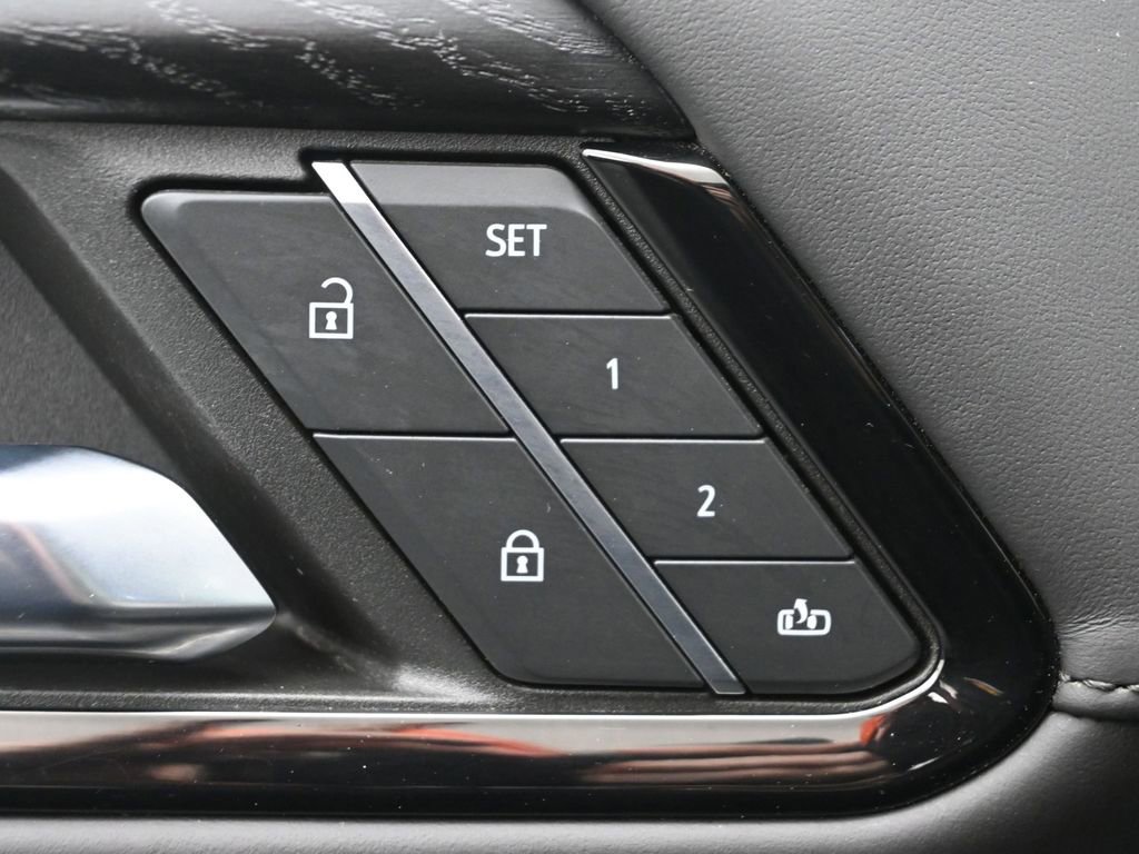 Used 2023 GMC Sierra 1500 AT4X image 14