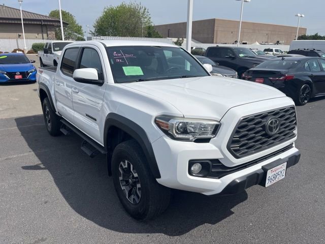 Used 2020 Toyota Tacoma TRD Off-Road w/ Technology Package image 3