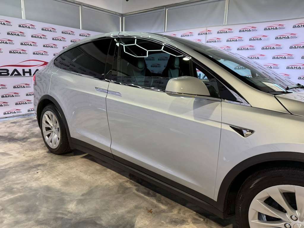 Used 2017 Tesla Model X 100D image 7