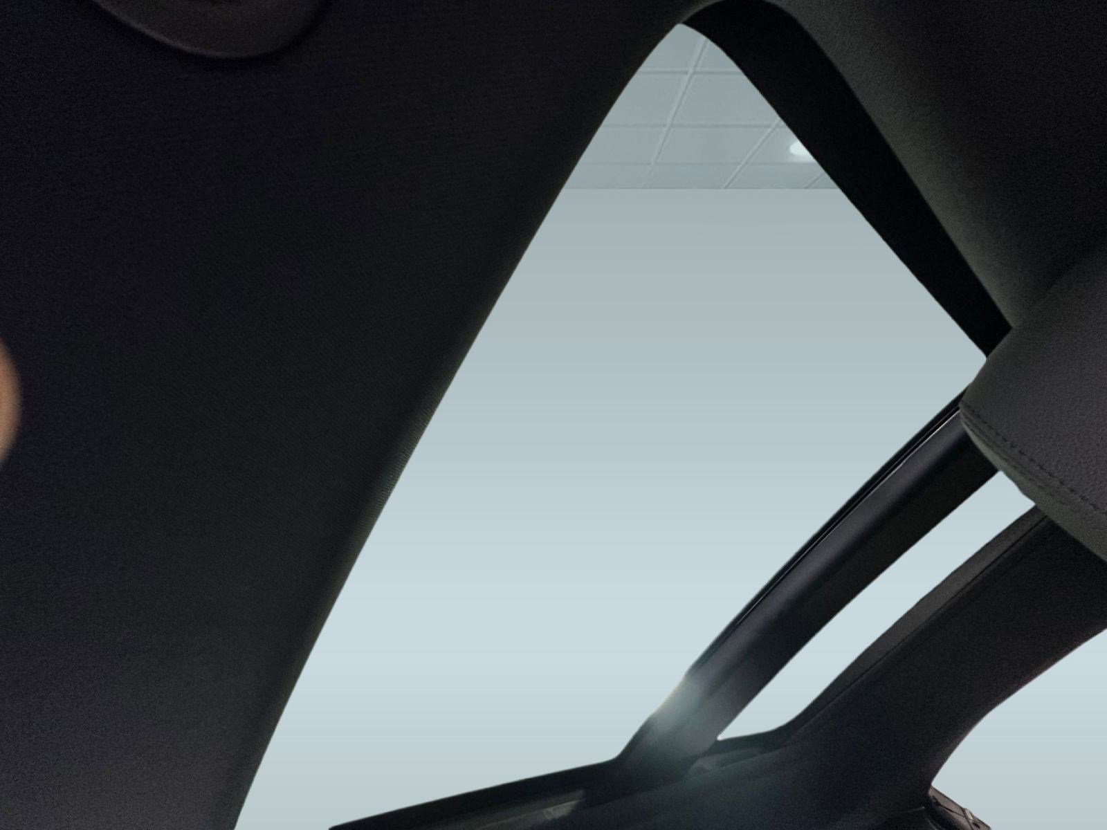 Used 2026 Land Rover Range Rover Evoque S image 13