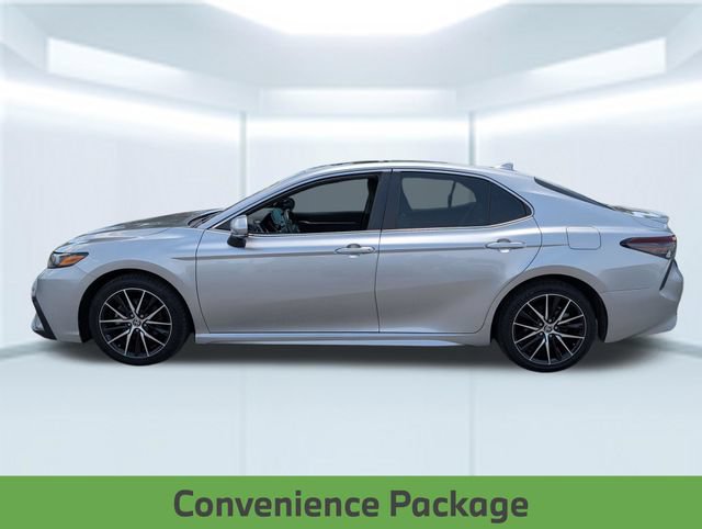 Used 2023 Toyota Camry SE w/ Convenience Package FWD image 2