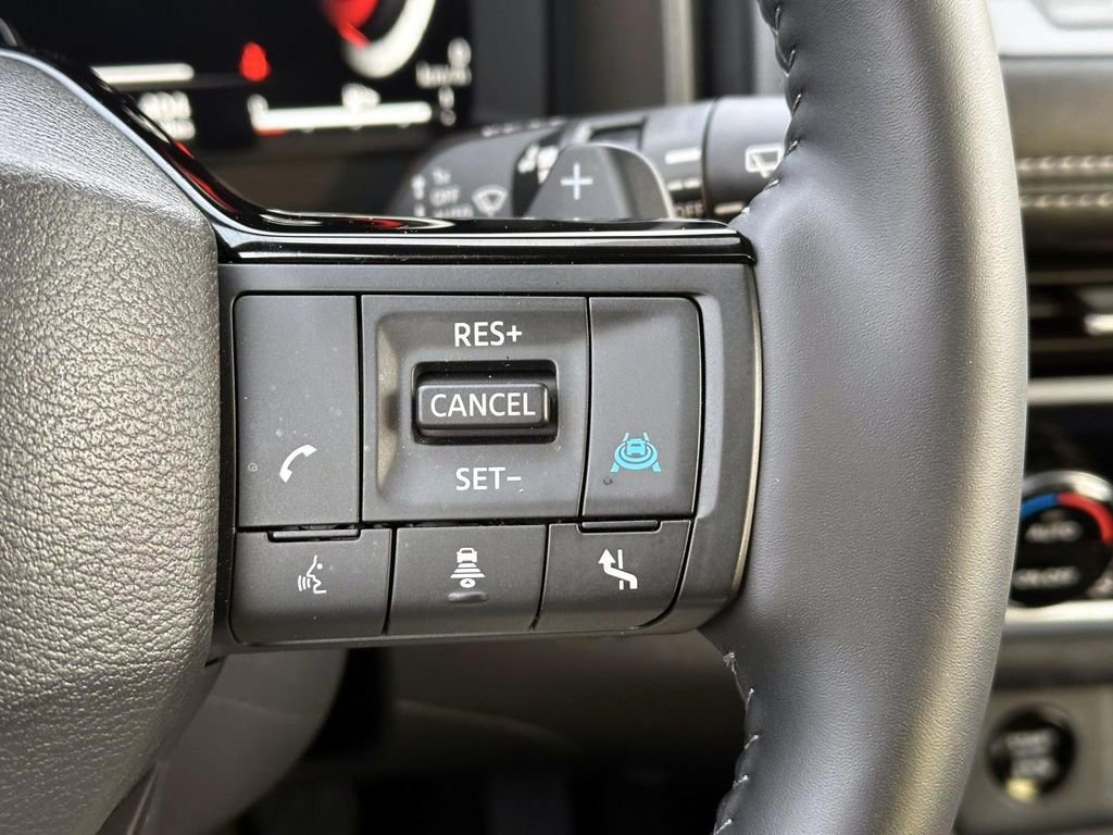 Certified 2025 Nissan Rogue Platinum w/ Tech Package image 28