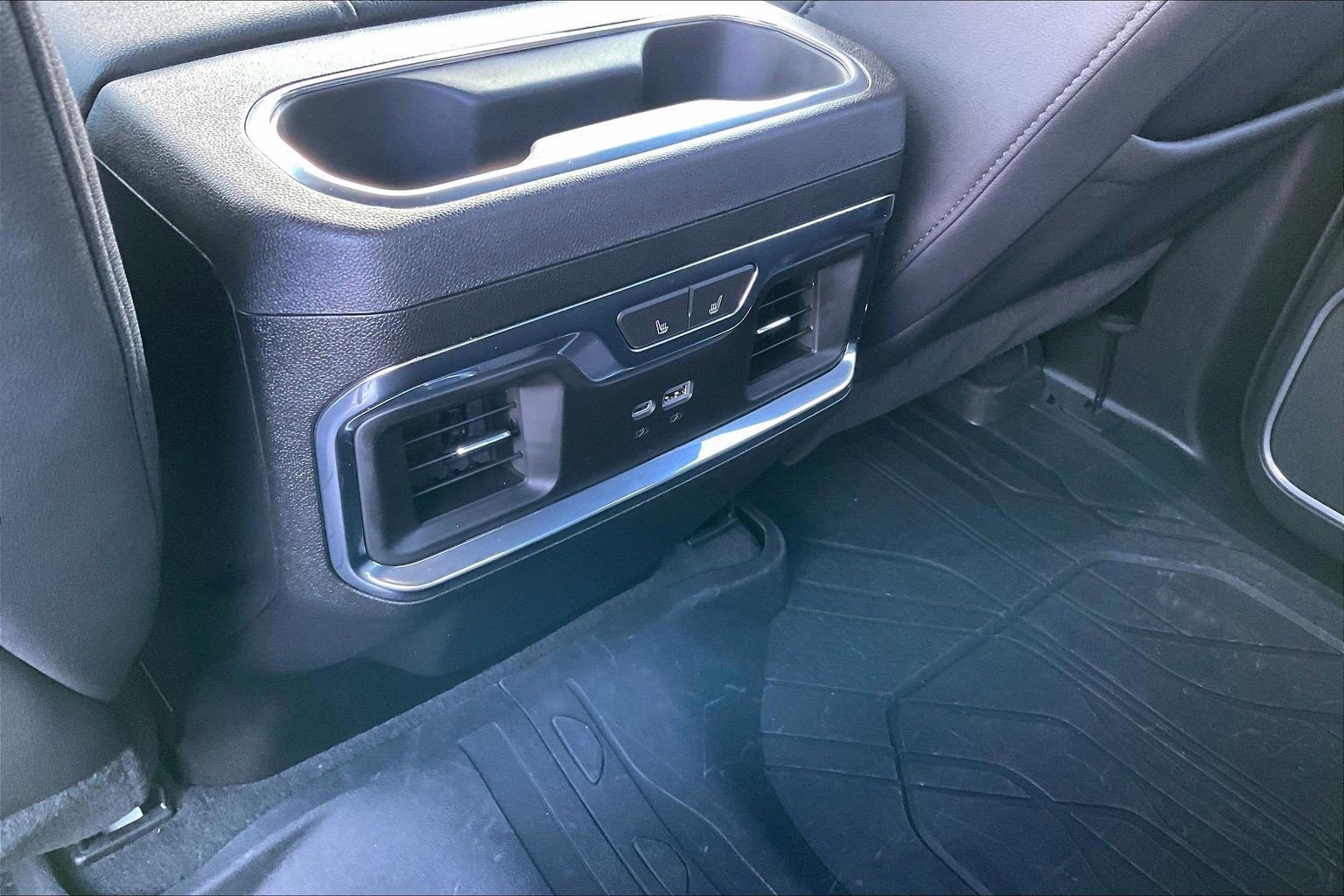 Used 2024 Chevrolet Silverado 3500 LTZ w/ LTZ Convenience Package image 34