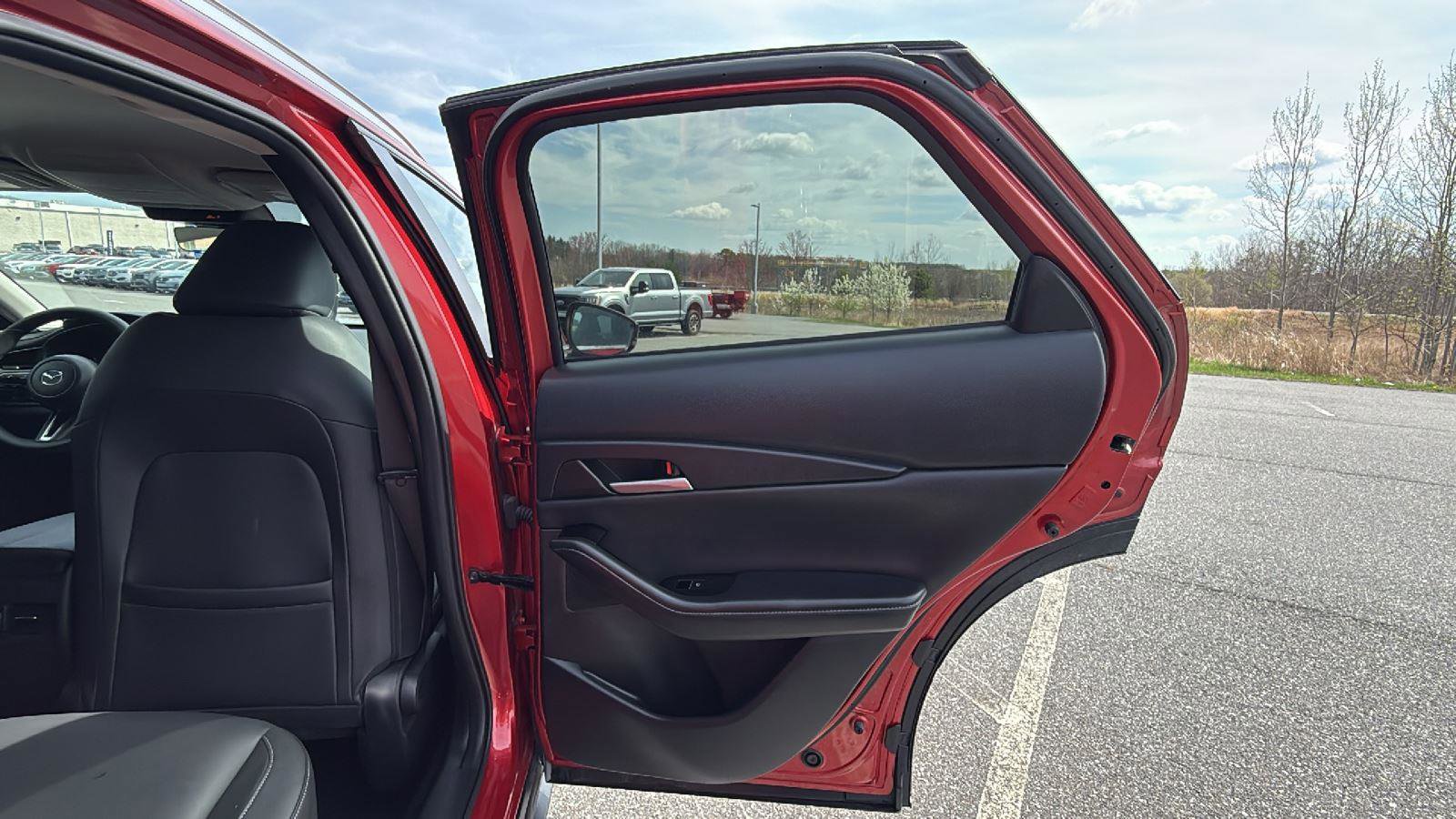 Certified 2024 MAZDA CX-30 AWD 2.5 S w/ Select Sport Pkg image 18