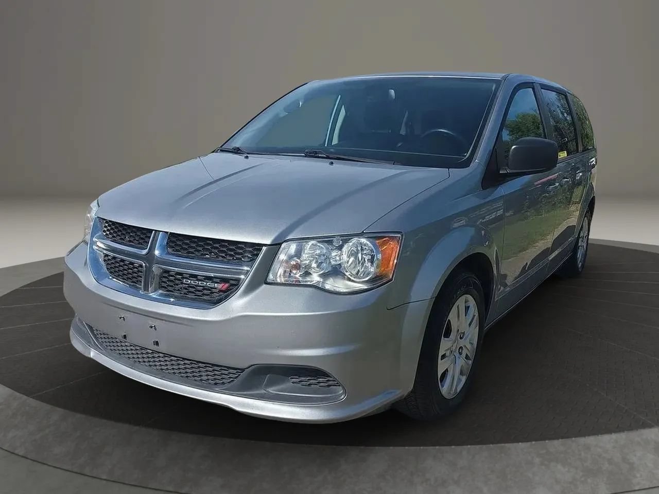 Used 2018 Dodge Grand Caravan FWD image 1