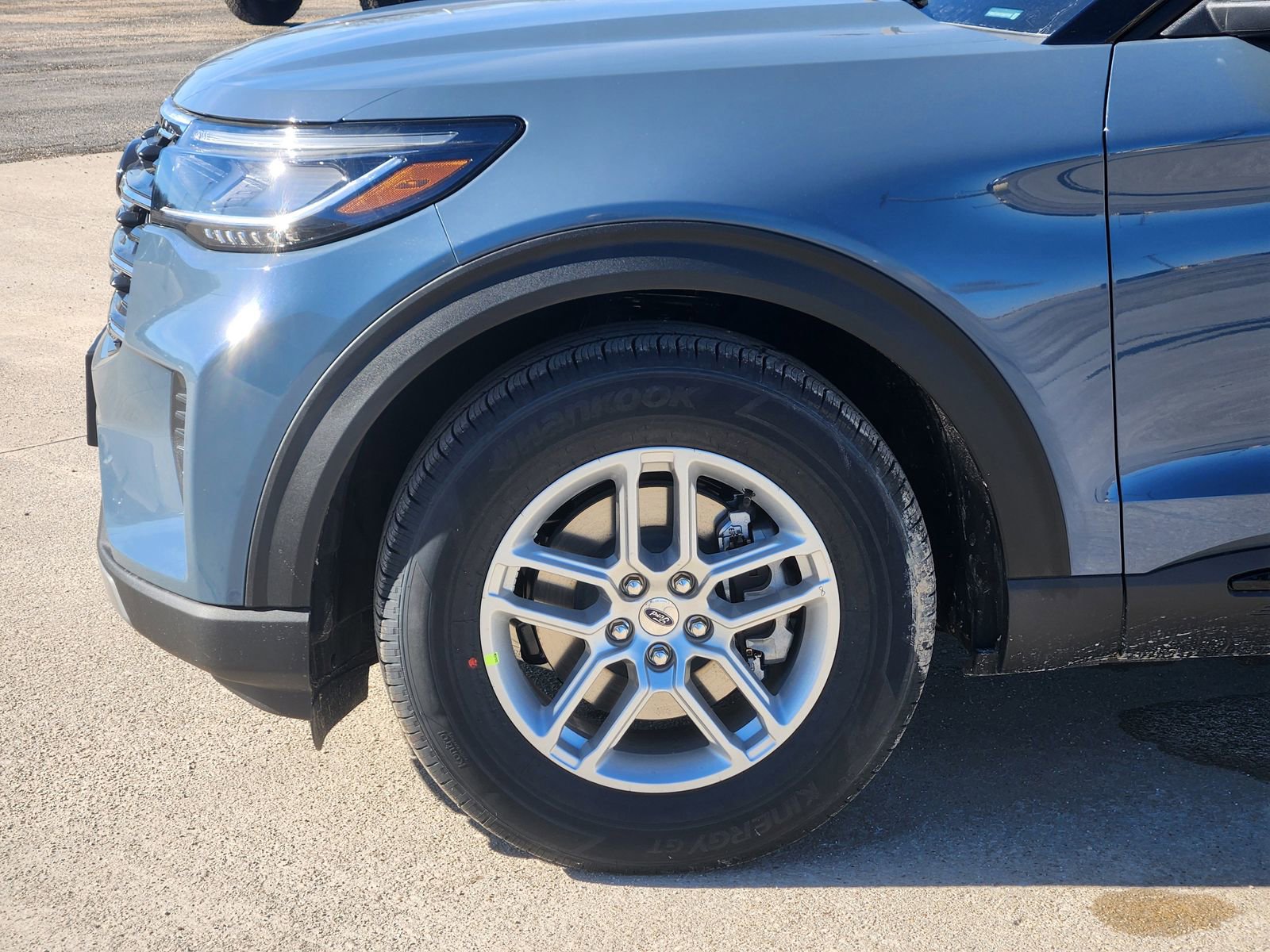 New 2026 Ford Explorer Active image 9