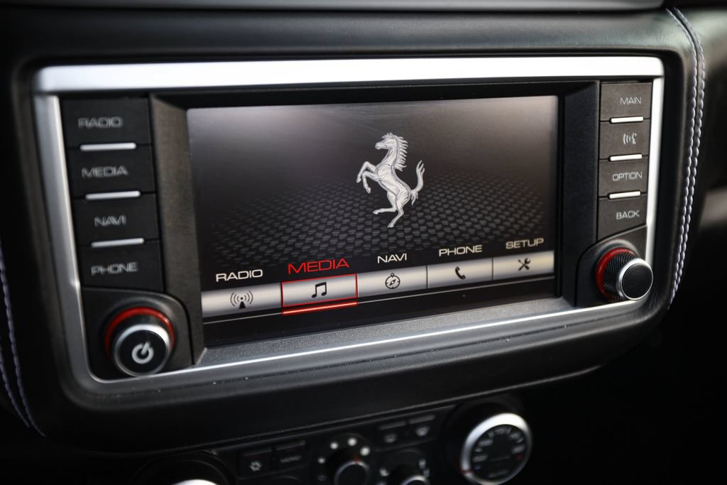 Used 2015 Ferrari California T RWD image 39
