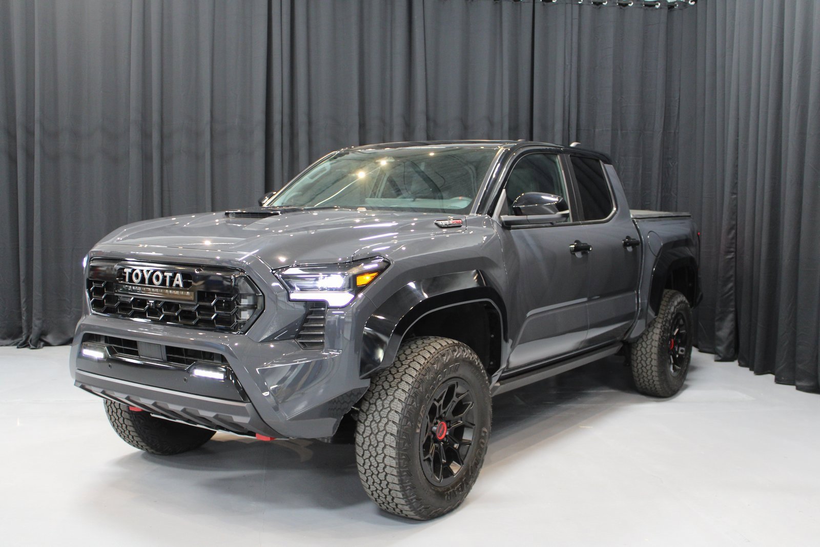 Used 2025 Toyota Tacoma TRD Pro video 1