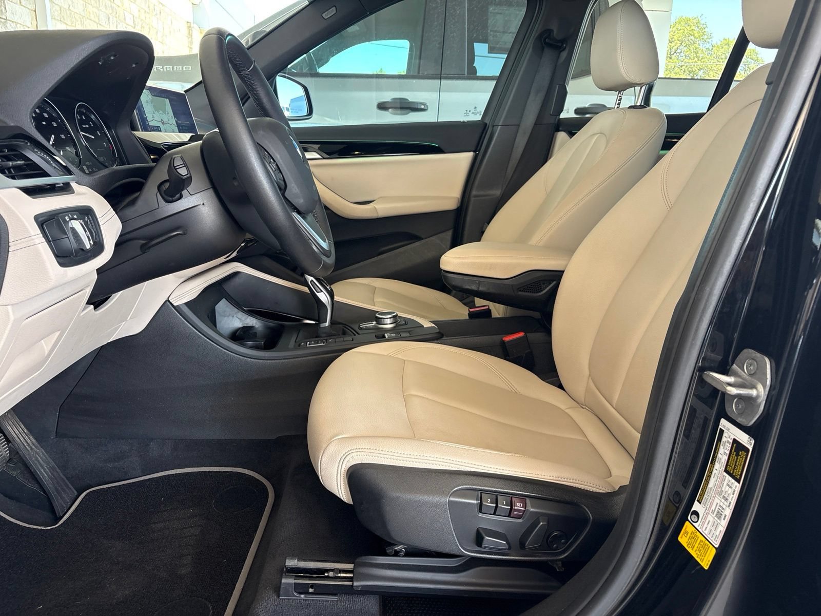 Used 2022 BMW X1 sDrive28i w/ Convenience Package FWD image 13