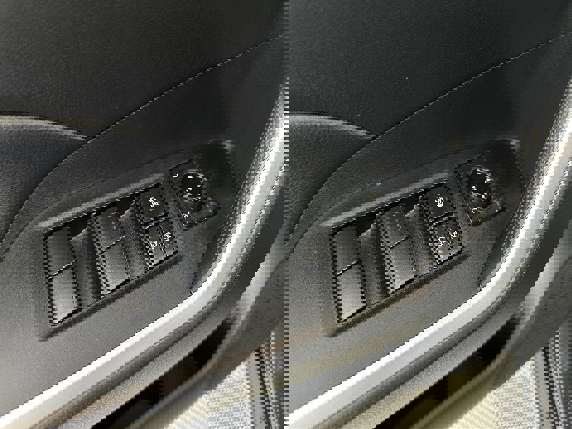 Used 2021 Toyota RAV4 LE image 60