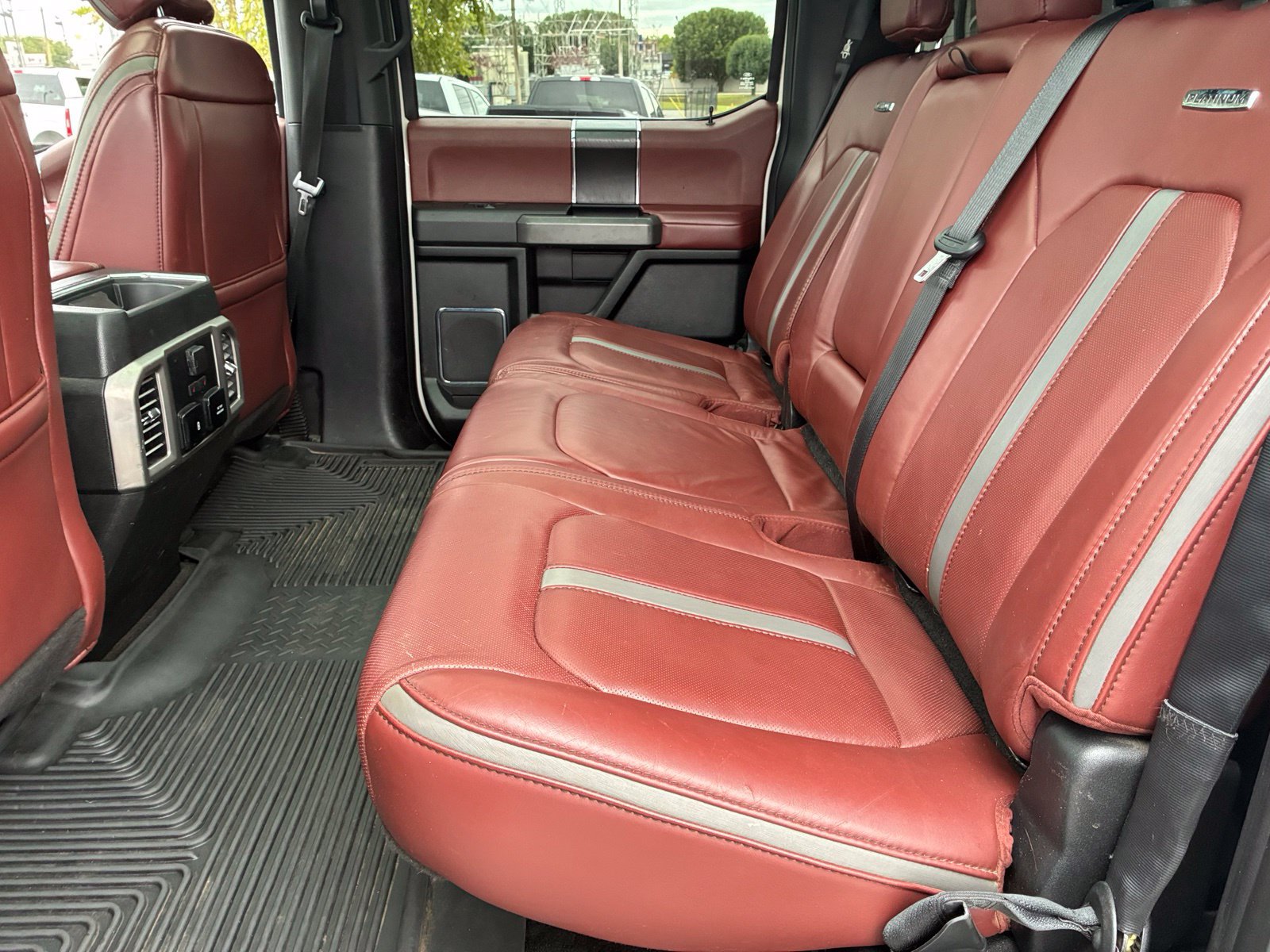 Used 2018 Ford F150 Platinum w/ Equipment Group 701A Luxury AWD/4WD image 16