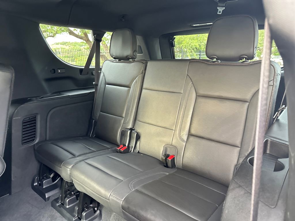 Used 2023 Chevrolet Suburban High Country AWD/4WD image 34