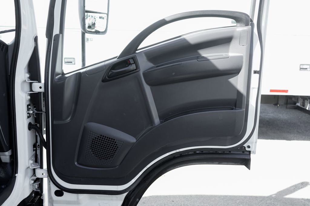 Used 2024 Chevrolet Low Cab Forward RWD image 32