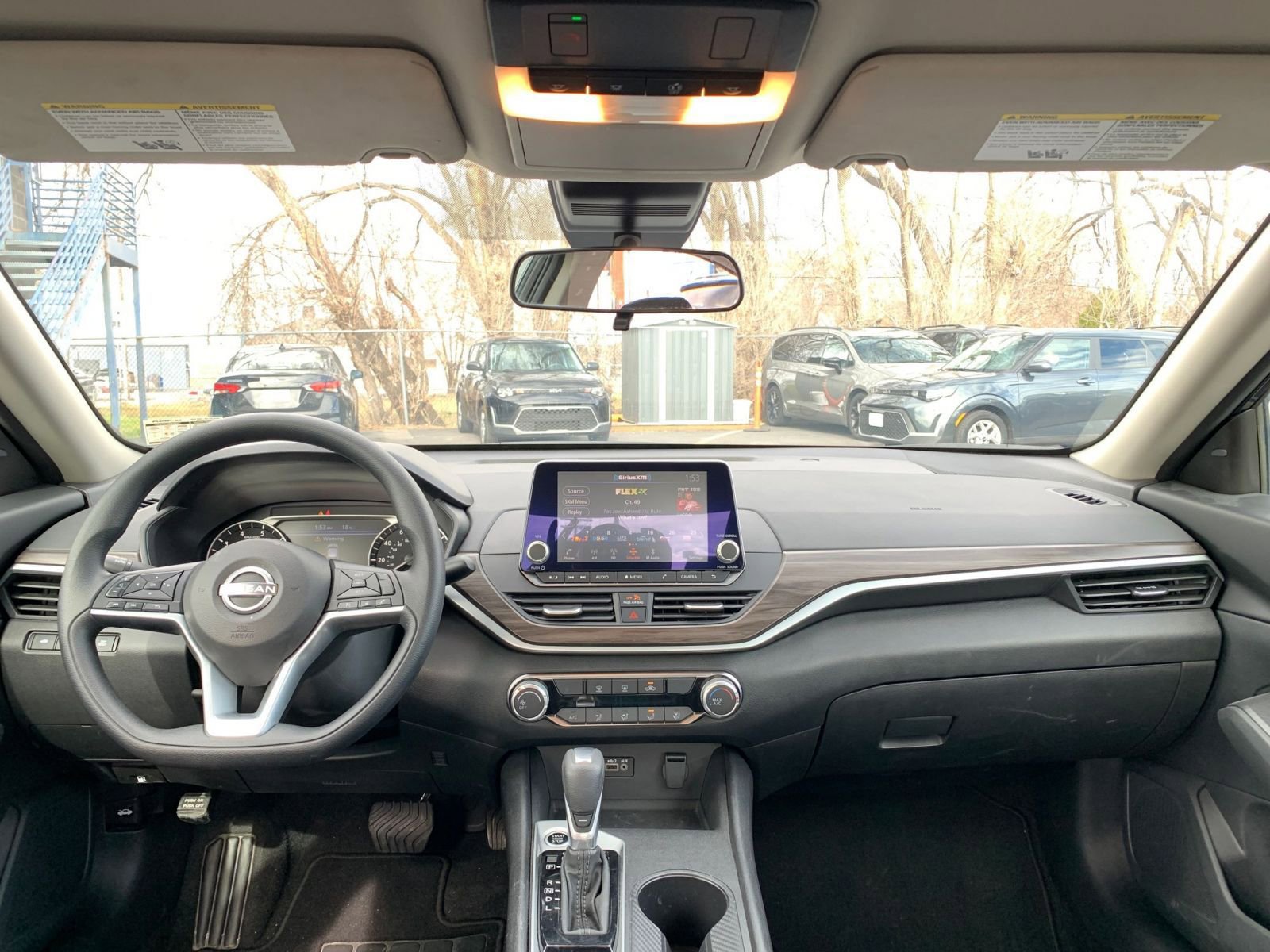 Used 2025 Nissan Altima 2.5 SV image 34