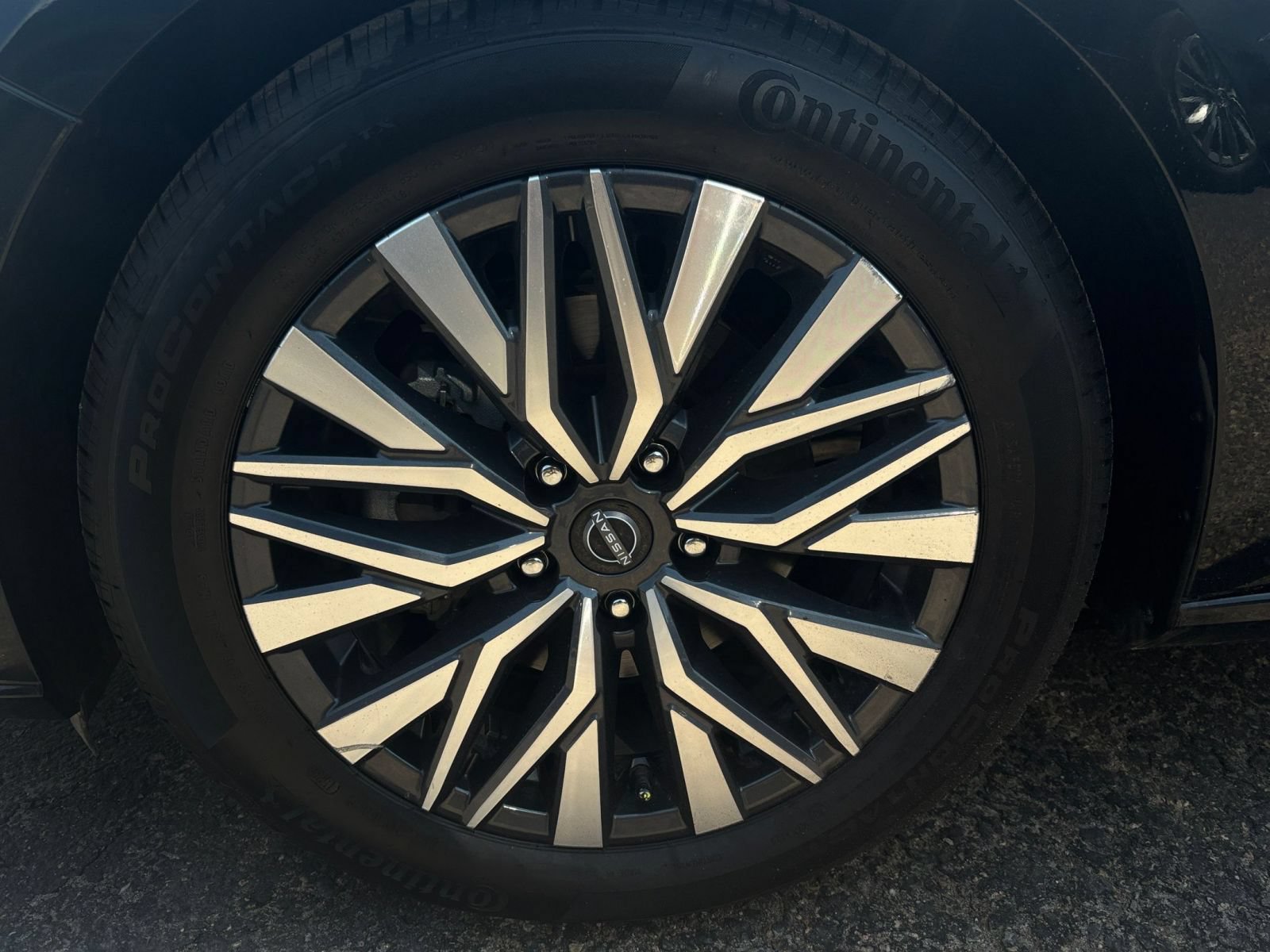 Used 2025 Nissan Altima 2.5 SV FWD image 28