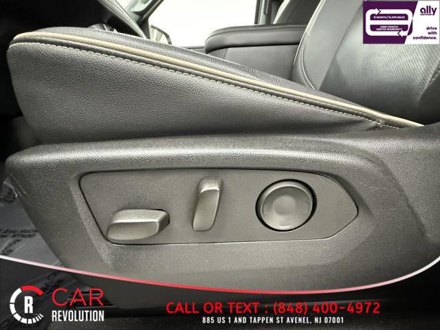 Used 2024 GMC Yukon XL SLT image 18