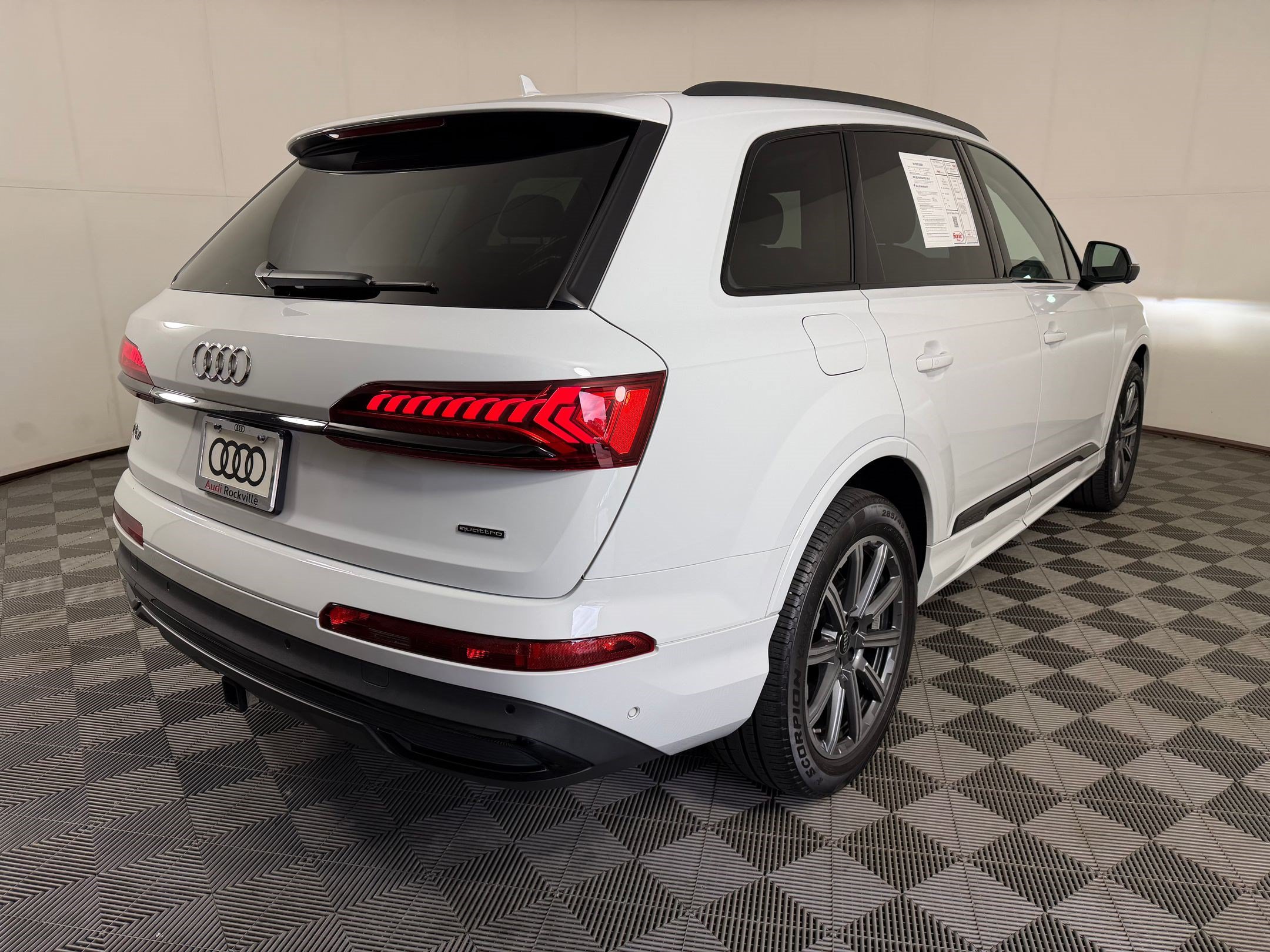 Used 2023 Audi Q7 2.0T Premium Plus w/ Premium Plus Package AWD/4WD image 9