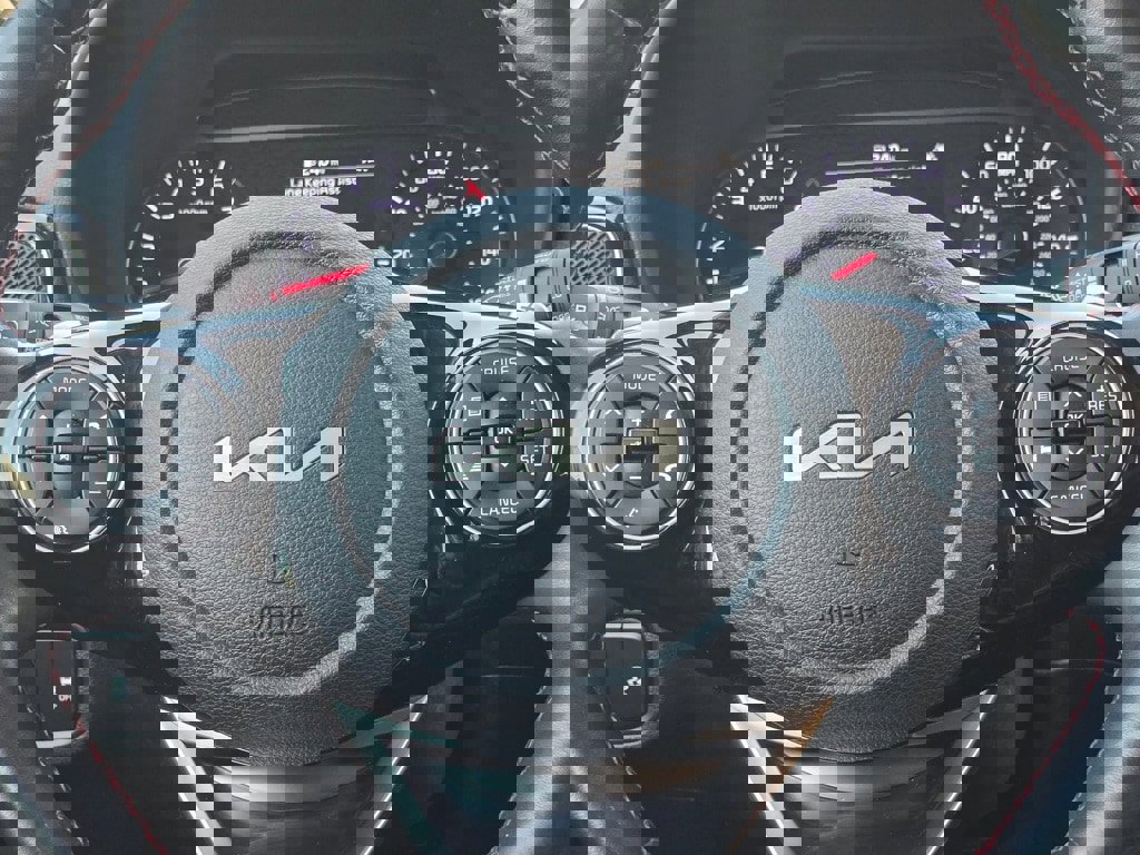 Used 2022 Kia Soul Turbo image 16