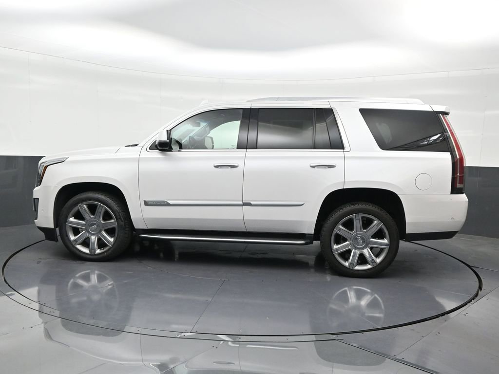 Used 2019 Cadillac Escalade Luxury RWD image 2