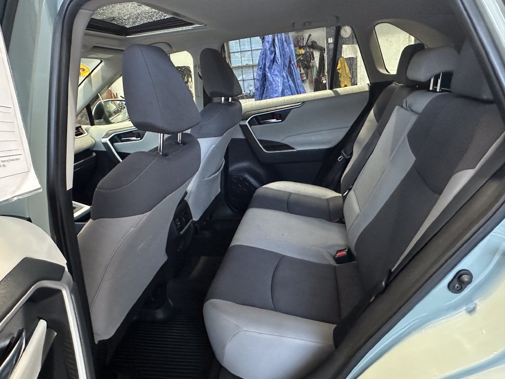 Used 2019 Toyota RAV4 XLE w/ Convenience Package AWD/4WD image 18