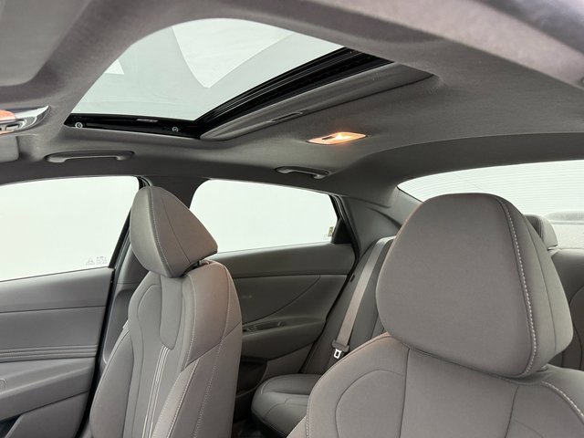 Used 2024 Hyundai Elantra SEL w/ Convenience Package image 26