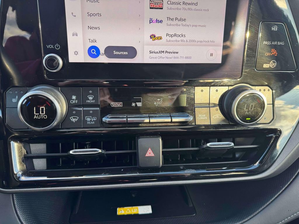 Used 2023 Toyota Highlander XLE image 29