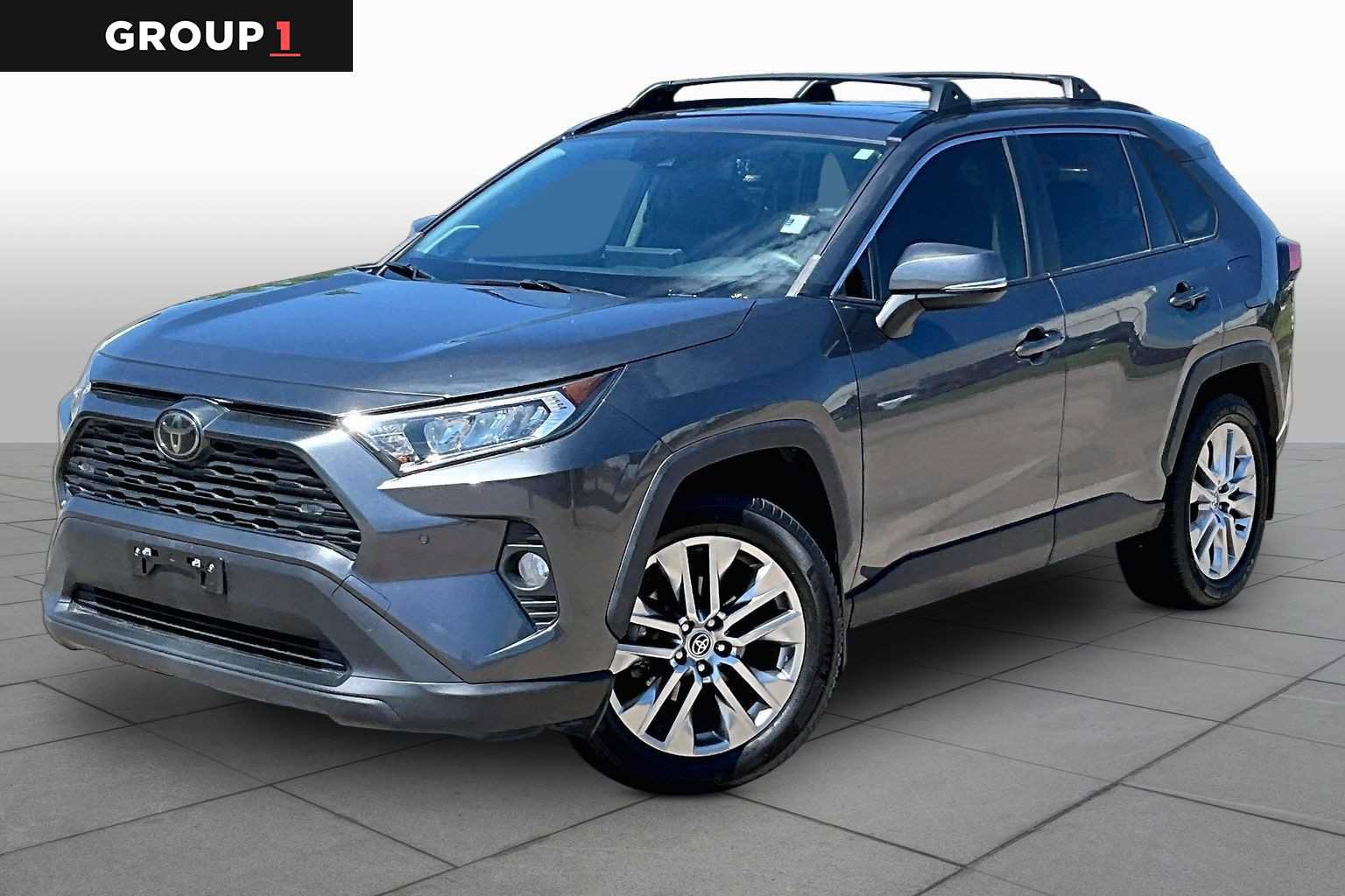 Used 2020 Toyota RAV4 XLE Premium FWD image 1