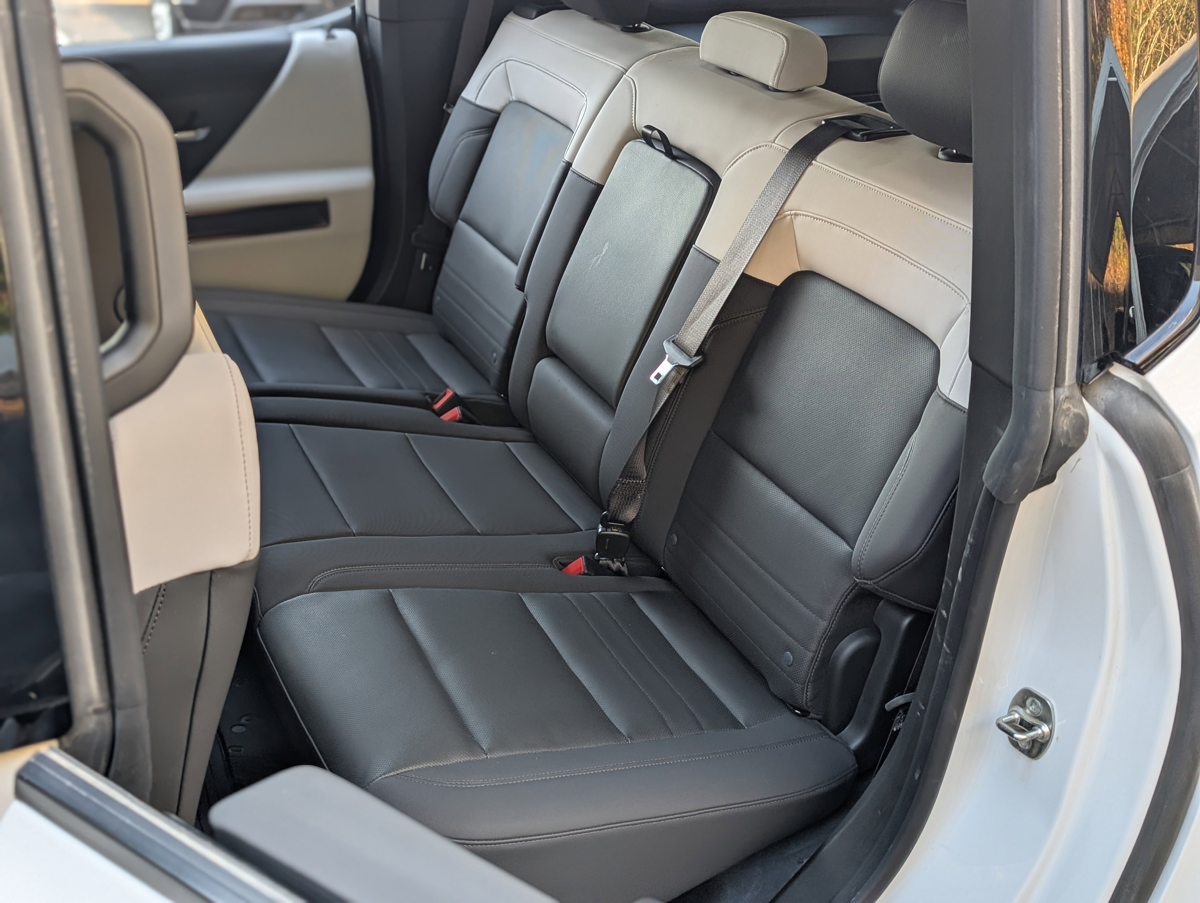 Used 2024 GMC Hummer EV 2X w/ LPO, Sport Package image 17