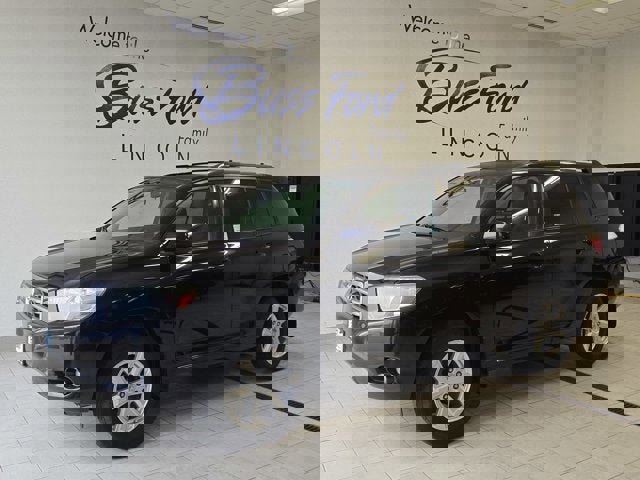 Used 2010 Toyota Highlander SE image 1