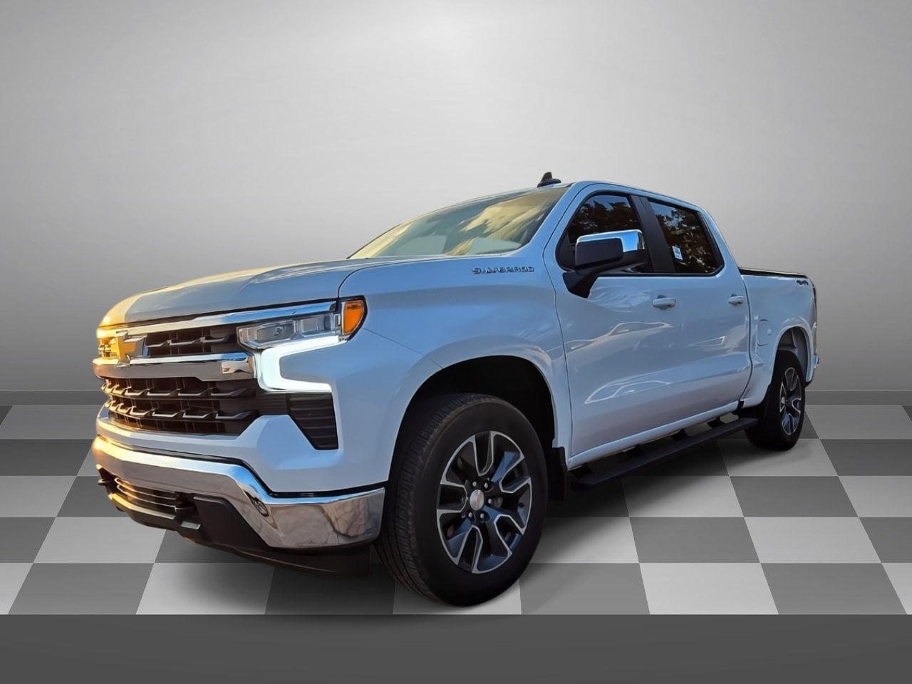Certified 2024 Chevrolet Silverado 1500 LT AWD/4WD image 3