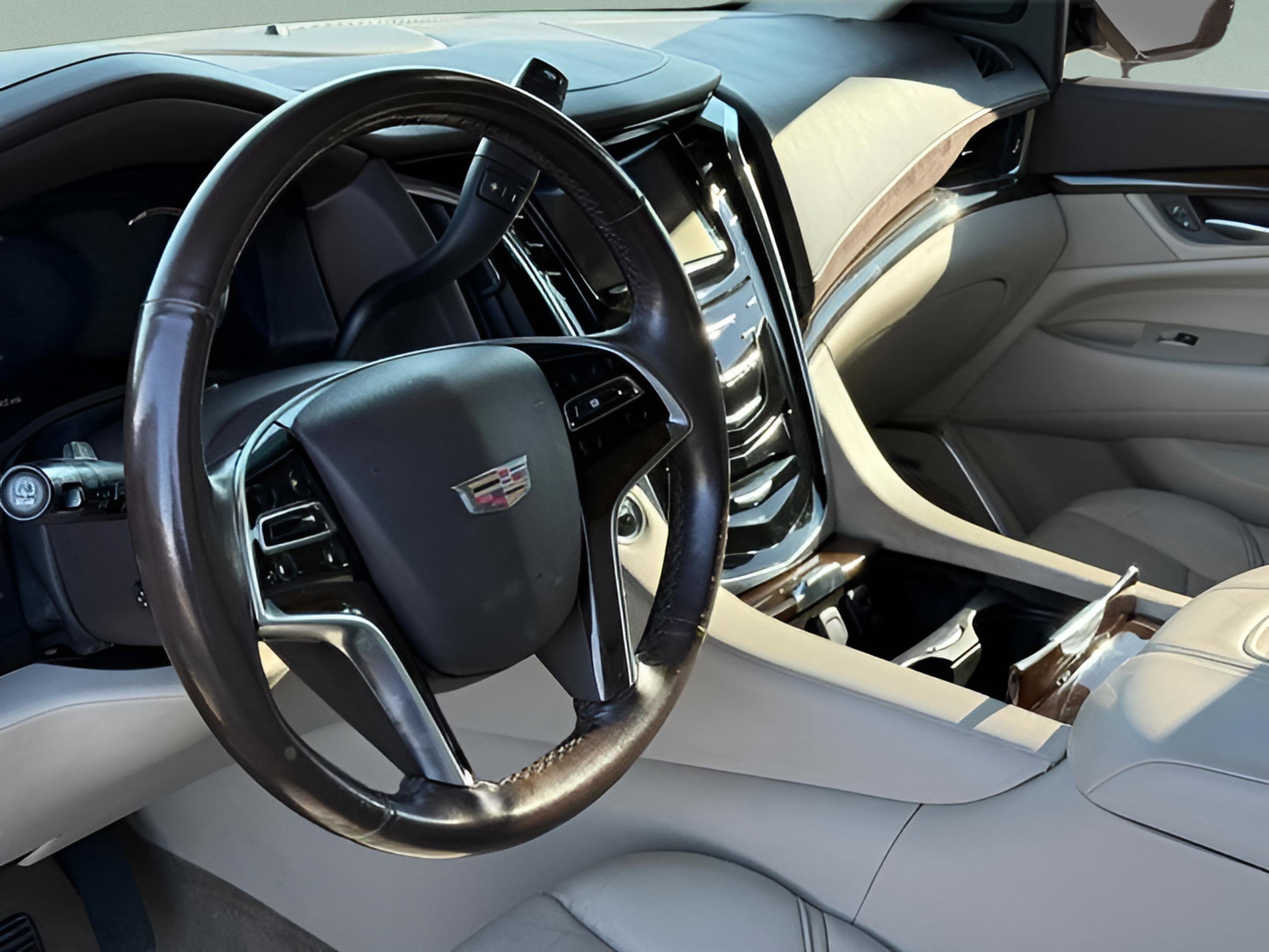 Used 2017 Cadillac Escalade Luxury image 21