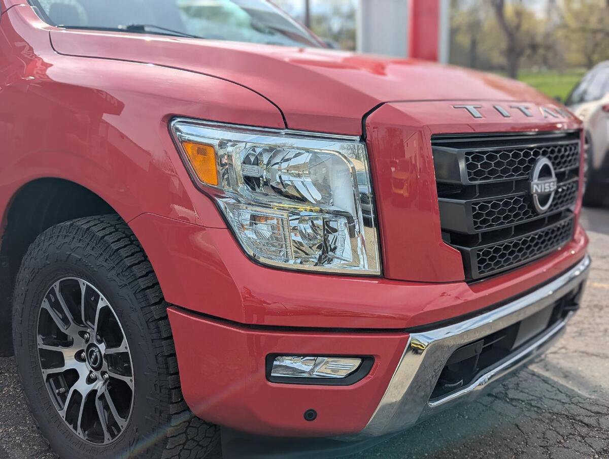 Used 2024 Nissan Titan SV w/ SV Utility Package image 11