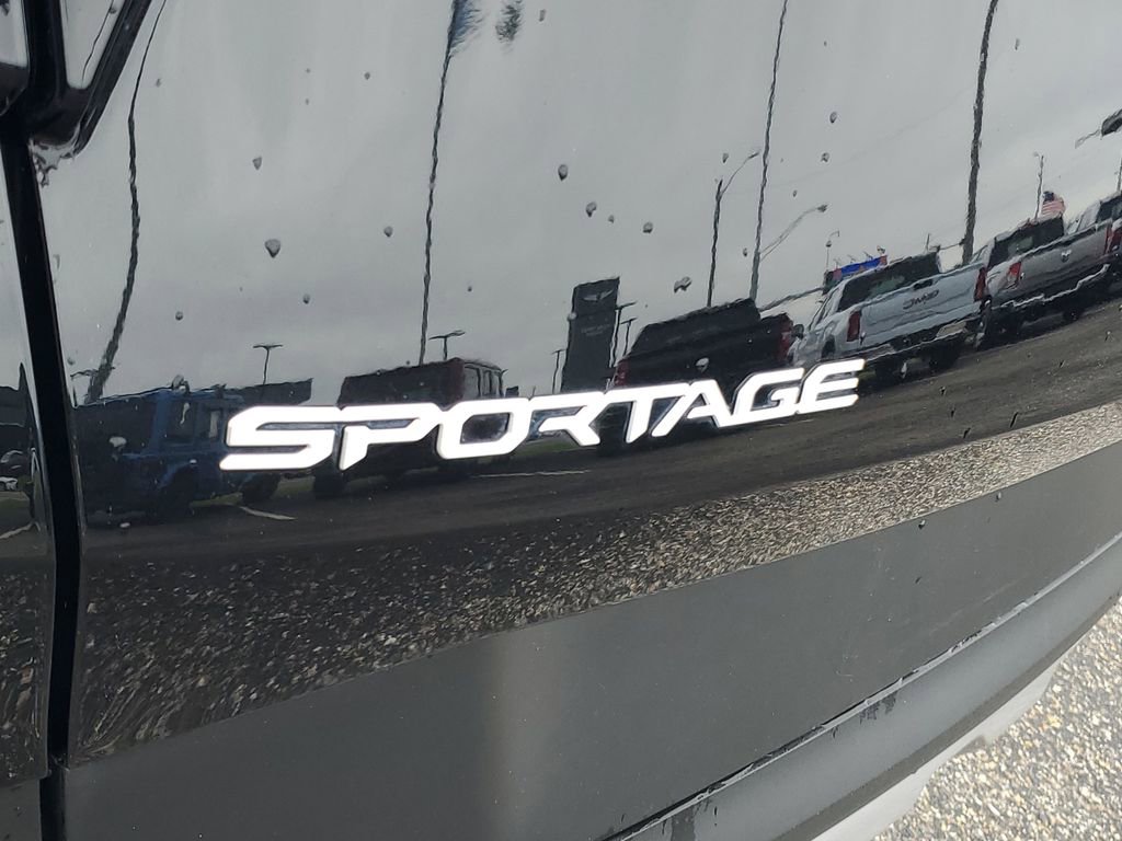 Used 2024 Kia Sportage LX image 27