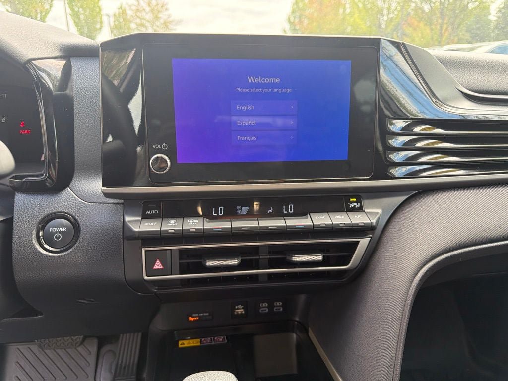 Used 2025 Toyota Camry LE AWD/4WD image 12