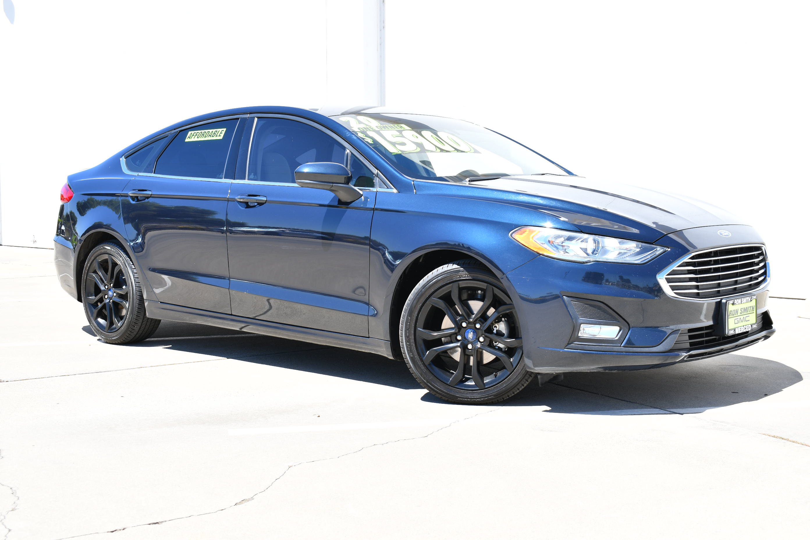 Used 2020 Ford Fusion SE w/ Equipment Group 151A FWD image 2