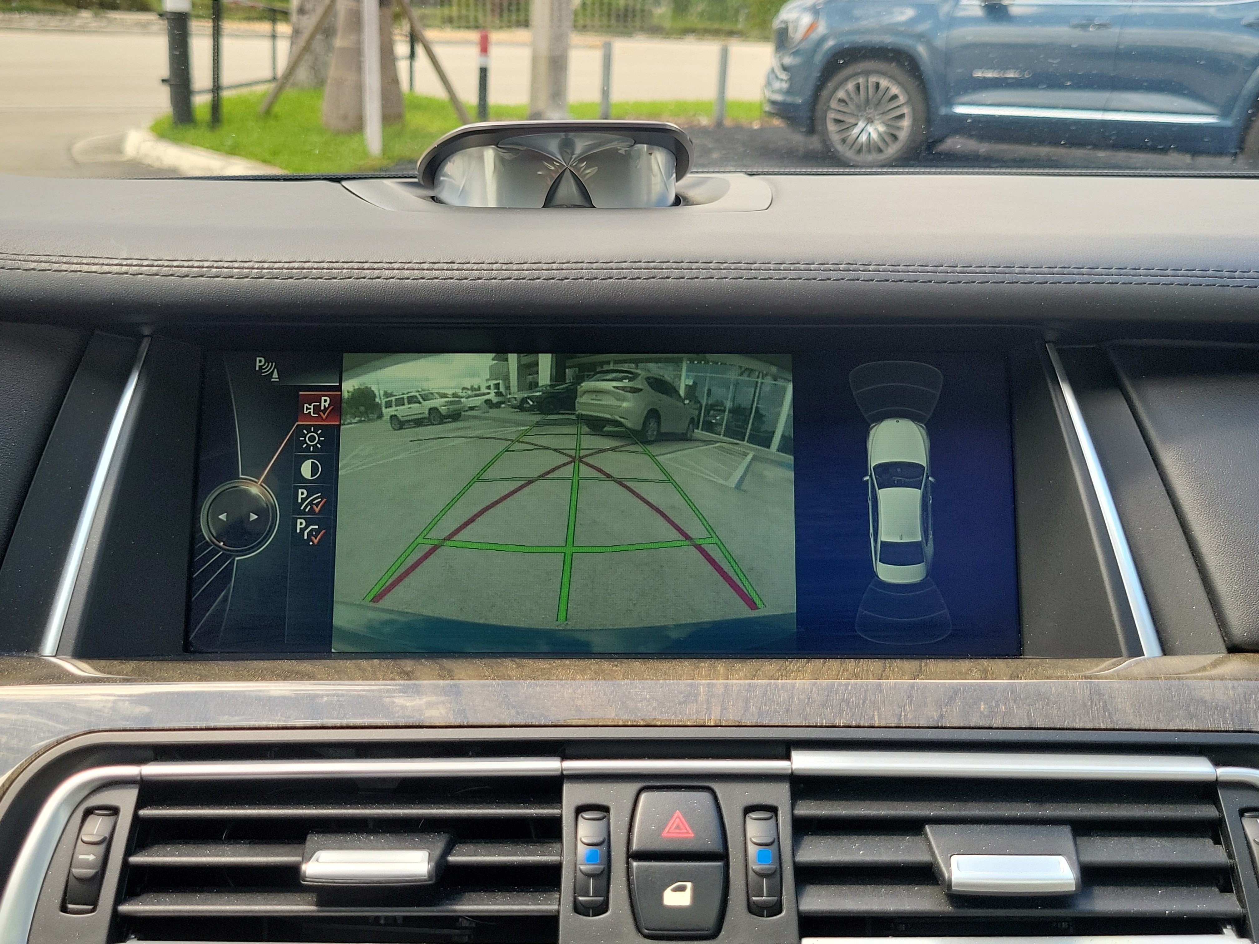 Used 2013 BMW 750Li xDrive AWD/4WD image 10