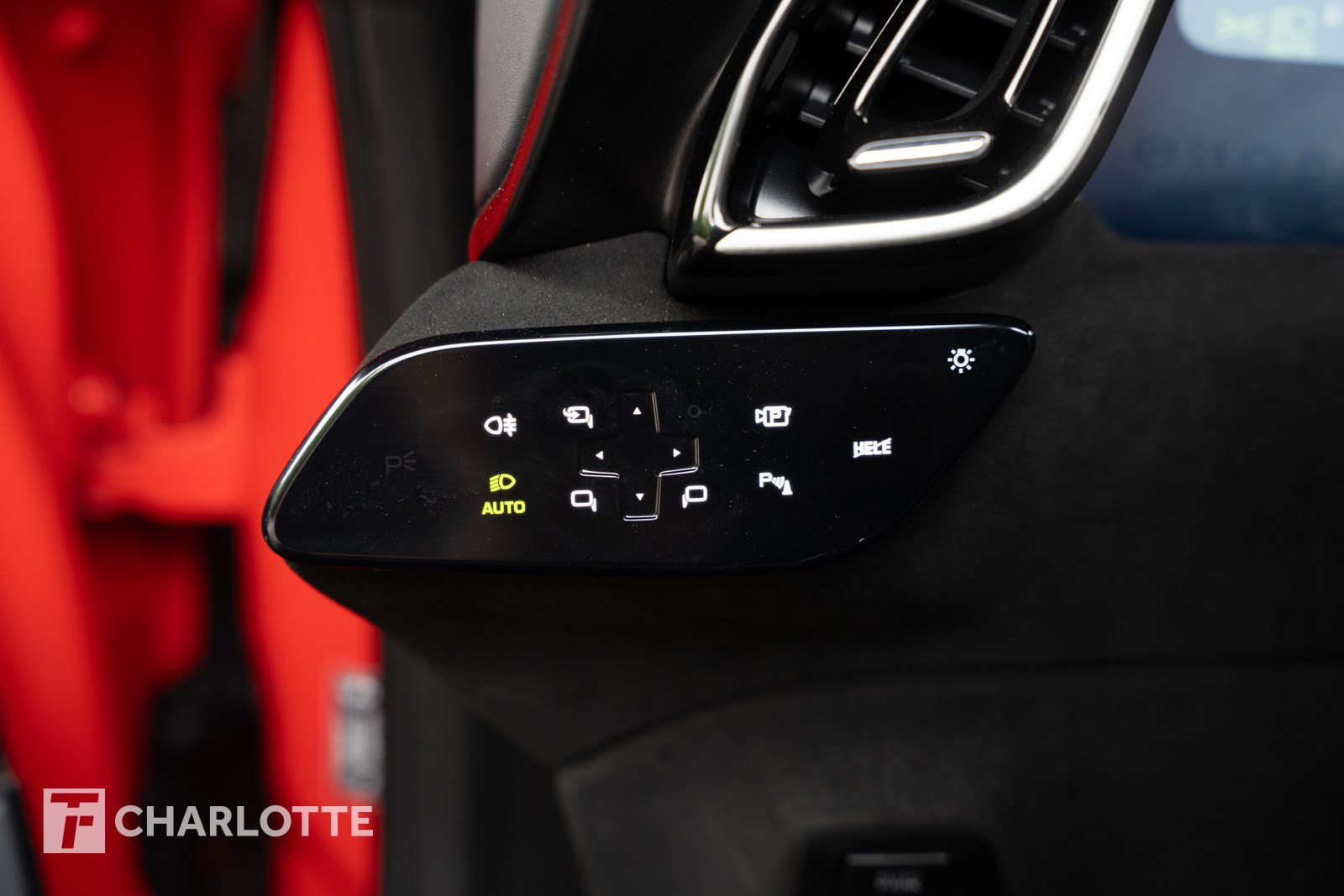 Used 2024 Ferrari Roma Spider RWD image 30